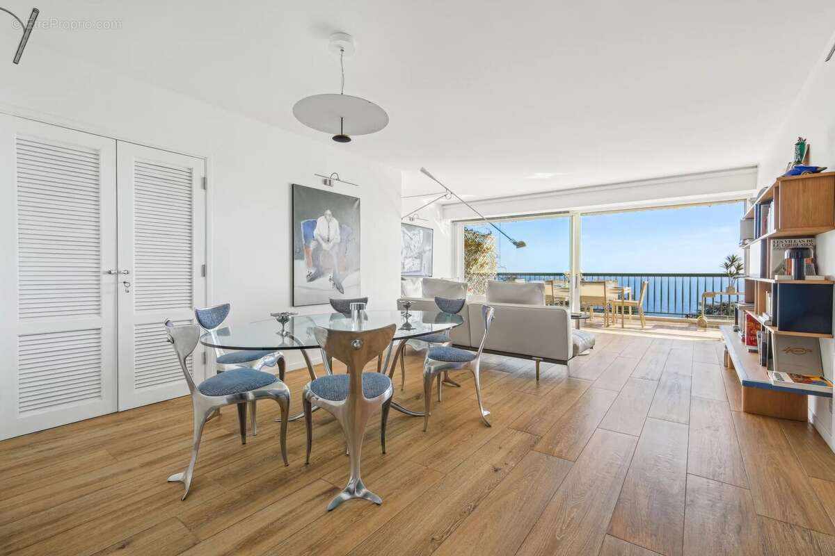 VENDU - CANNES - CROIX DES GARDES - DANS UN ÉCRIN DE BEAUTE   108 m2 élégants, vue époustouflante sur le Palm Beach, Les Iles de - photo 8