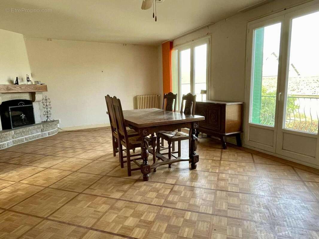 Maison 240 m² à Rimondeix  - photo 2