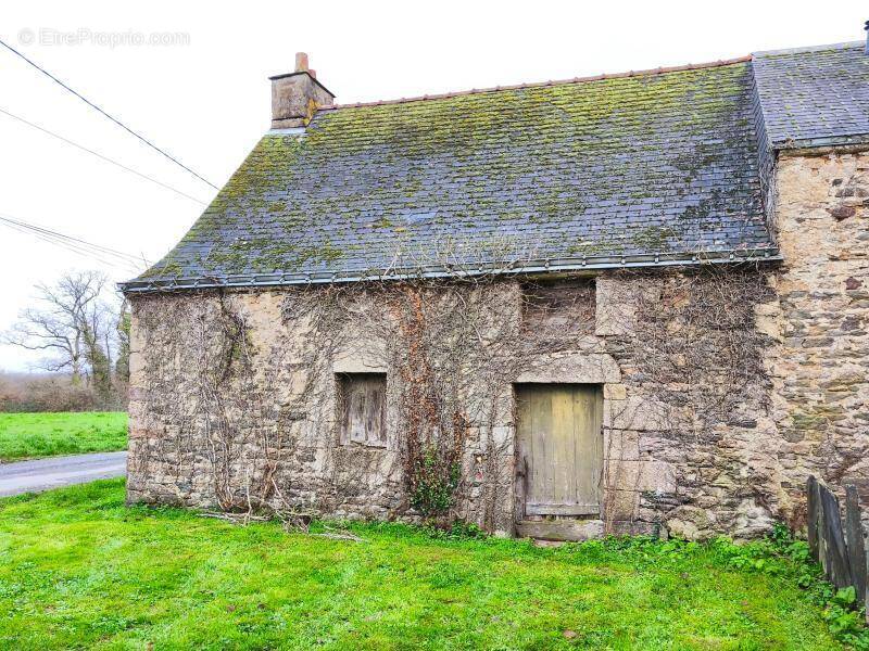 Maison à SAINT-JEAN-LA-POTERIE