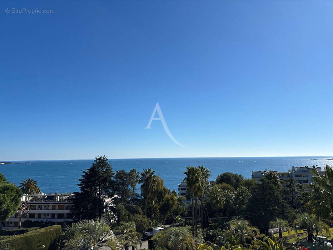 Appartement à VALLAURIS