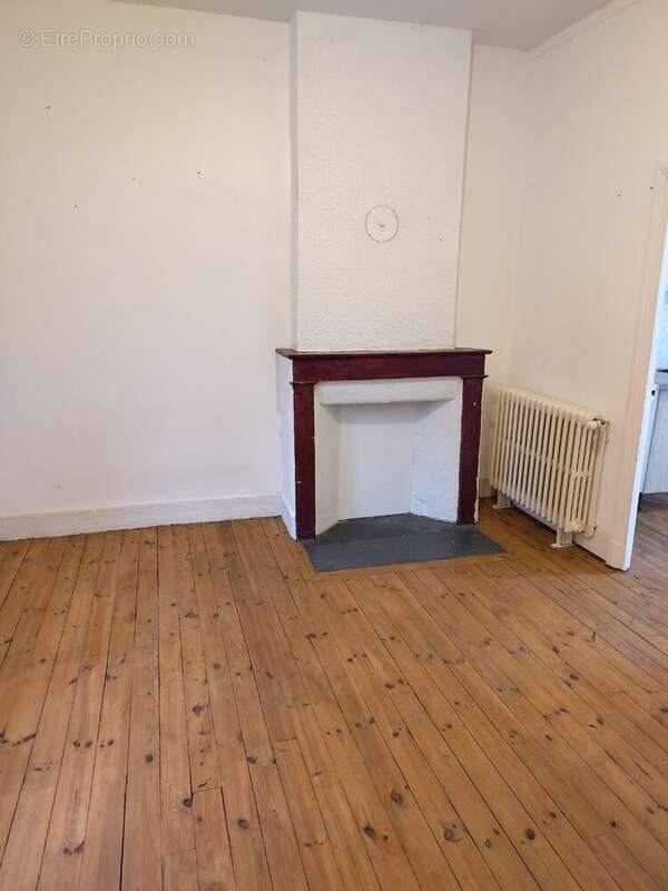 Appartement à LA SEAUVE-SUR-SEMENE
