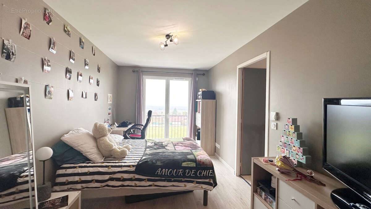 Maison à SAINT-CERGUES