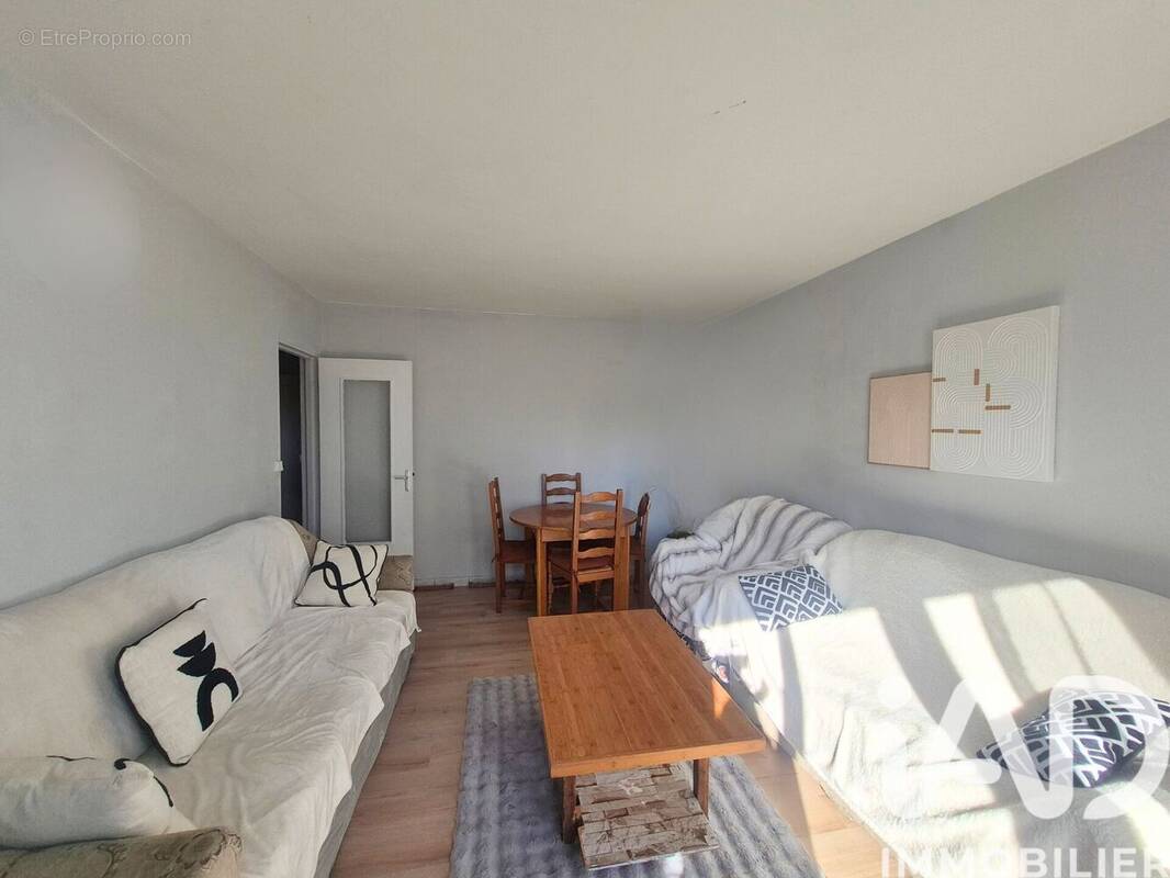 Photo 1 - Appartement à SAINTE-GENEVIEVE-DES-BOIS