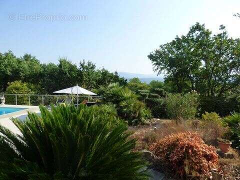 Maison 230 m² à Fayence  - photo 3