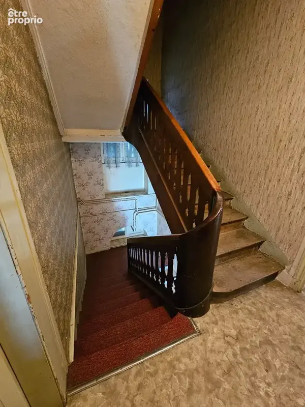 Maison 210 m² à Dommartin  - photo 15