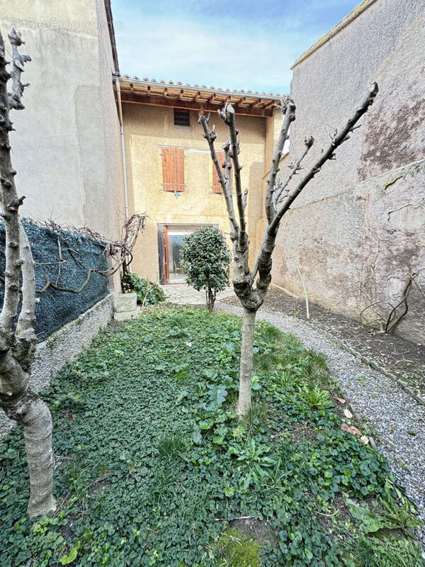 Villa t3 en duplex 85 m2 avec jardin + studio en souplex de 49 m2 (134 m2 de surface utile) - photo 18