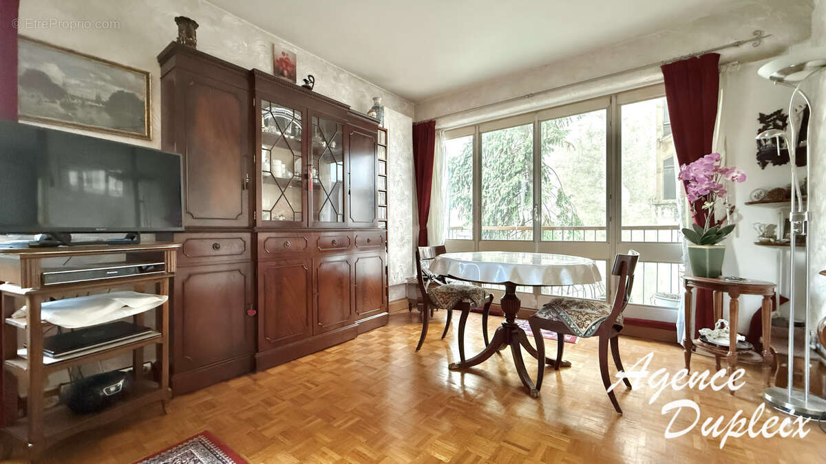 Appartement à PARIS-15E