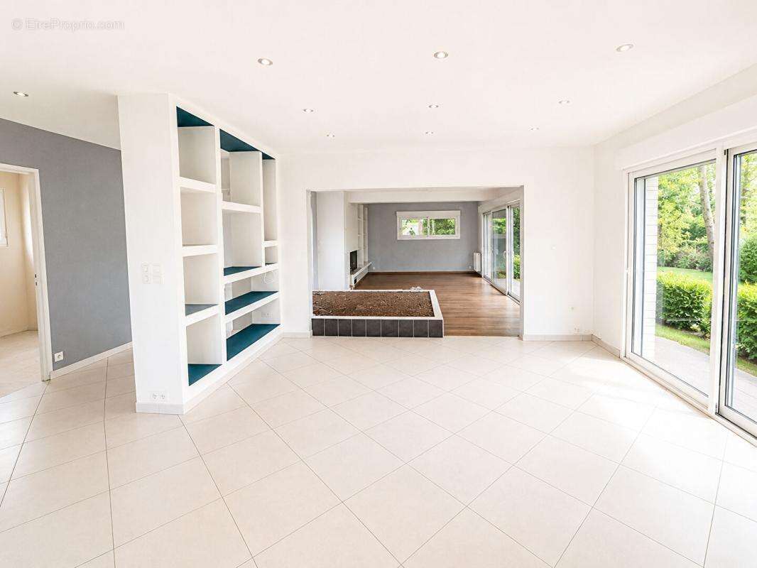 Magnifique propriété de 218 m² sur parc arboré de 3 748 m² avec hangar de 256 m² - photo 5