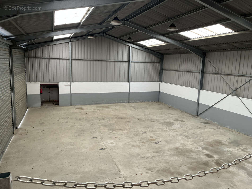 Commerce à CONNERRE