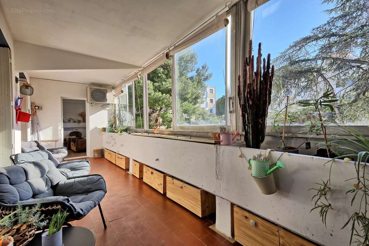Appartement à MARSEILLE-9E