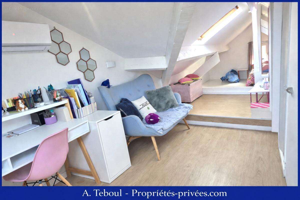 VILLEURBANNE - Gratt'e Ciel Nord - Maison de ville d'environ 180m² habitables - usage mixe possible - photo 13