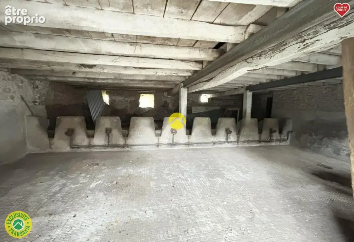 Fermette et grange + 7.500 m2 - photo 17