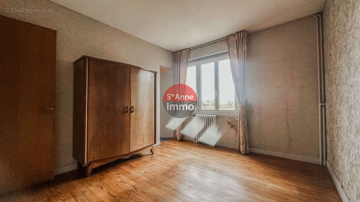 Maison à LIGNIERES-CHATELAIN