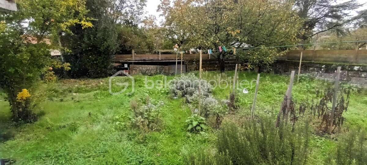 Maison à BARBEZIEUX-SAINT-HILAIRE