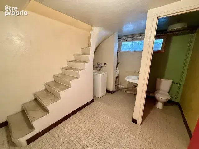 Maison familiale des années 70 avec sous-sol complet et beau potentiel - photo 21