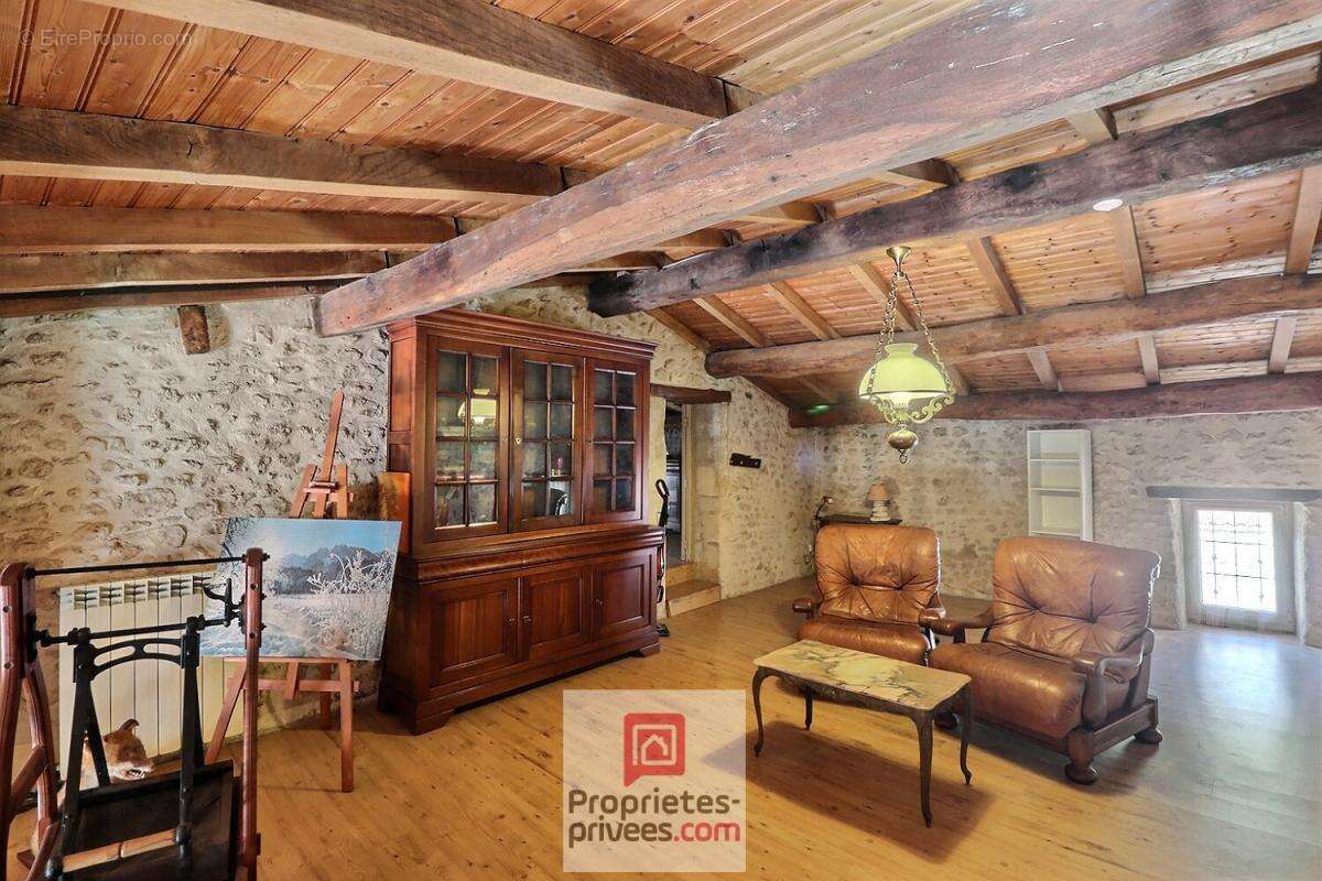 Maison à SAINT-NAZAIRE-SUR-CHARENTE