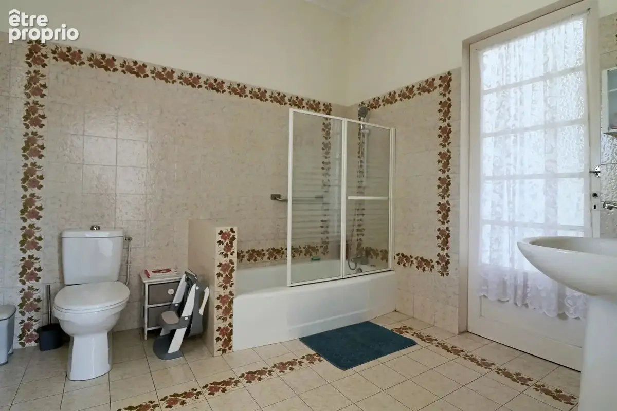 Maison 257m², 5 chambres, 3249m² de terrain, grande dépendance - photo 11