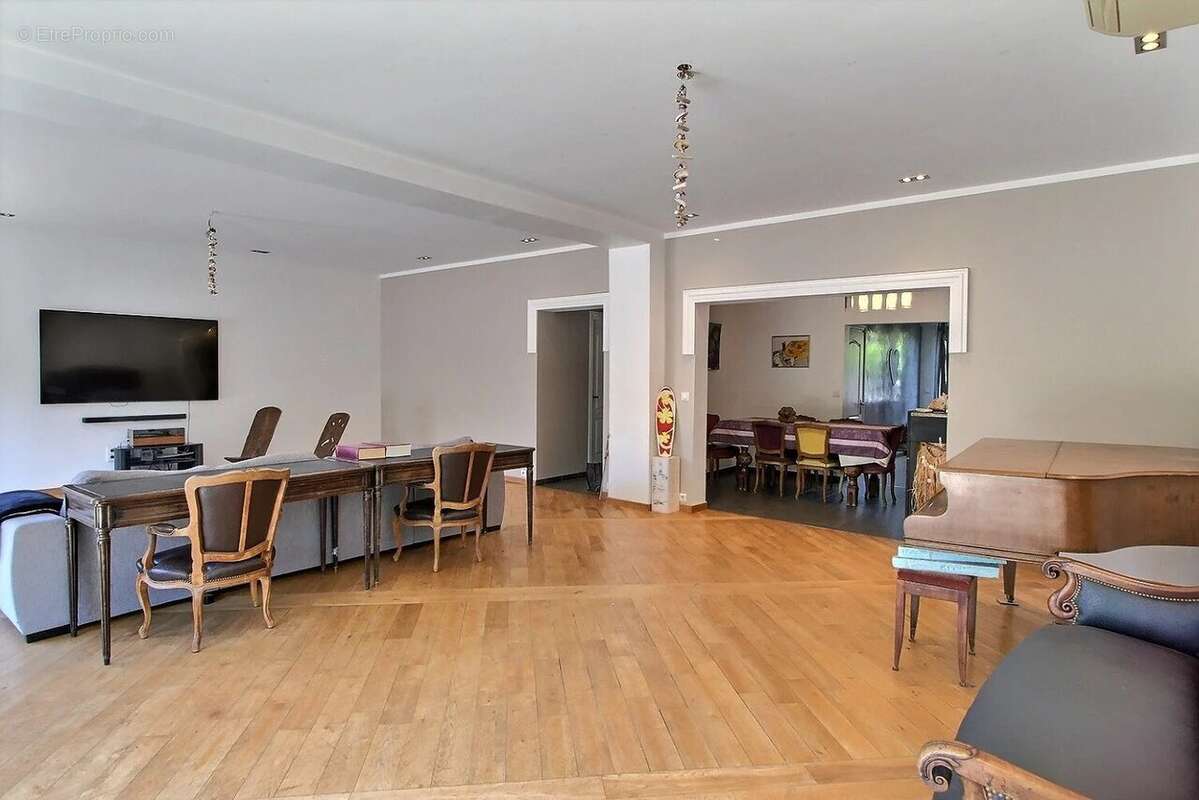 Maison à SAINT-MAUR-DES-FOSSES