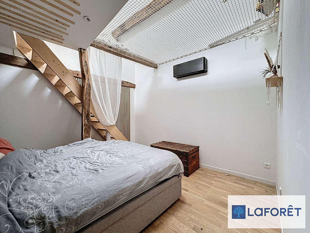 Maison à CRESPIERES