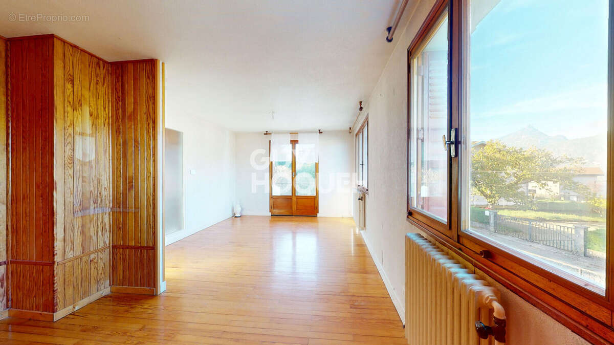 Maison à BRISON-SAINT-INNOCENT