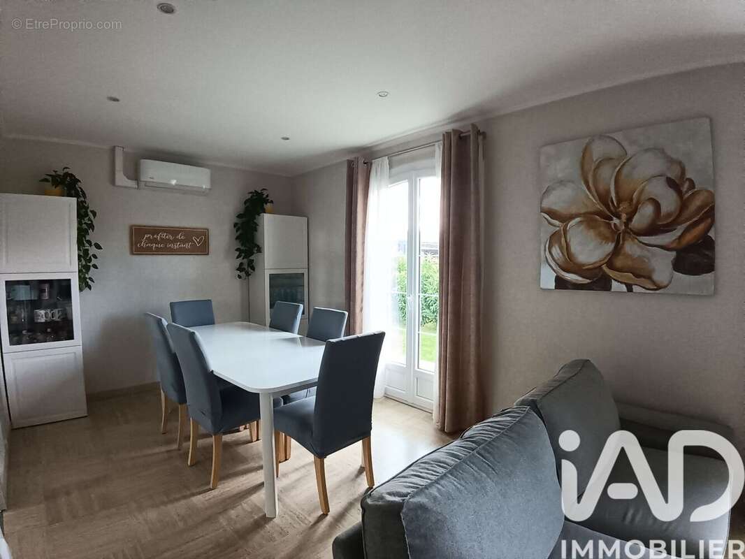 Photo 9 - Maison à LOUZY