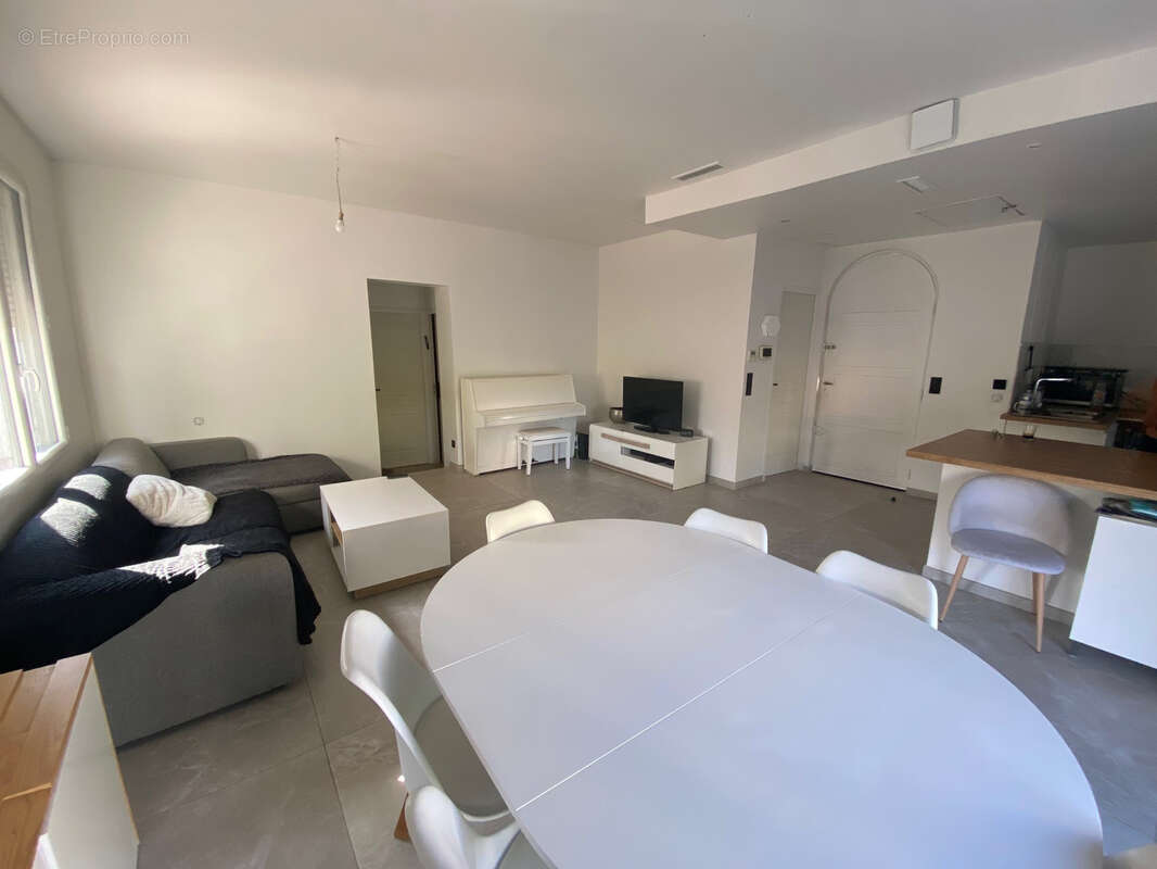 Cagnes centre ville maison 3p et jardin de 522m2 plat - photo 6