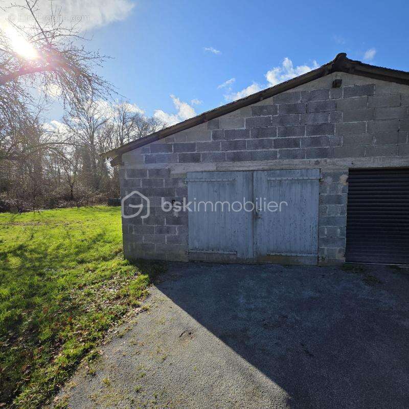 Exclusif, et à saisir … Maison de 104 m2 habitable en excellent état et sur un terrain de 1180 m2 environ plus dépendance de 32  - photo 16