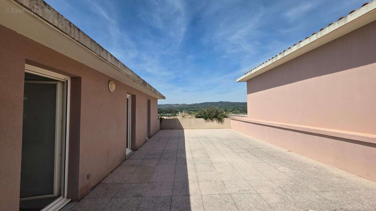 Appartement à LAMBESC