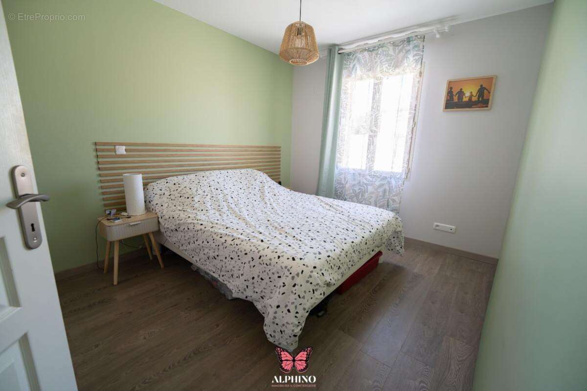 Maison 89 m² à Saint-Martial-De-Valette  - photo 6