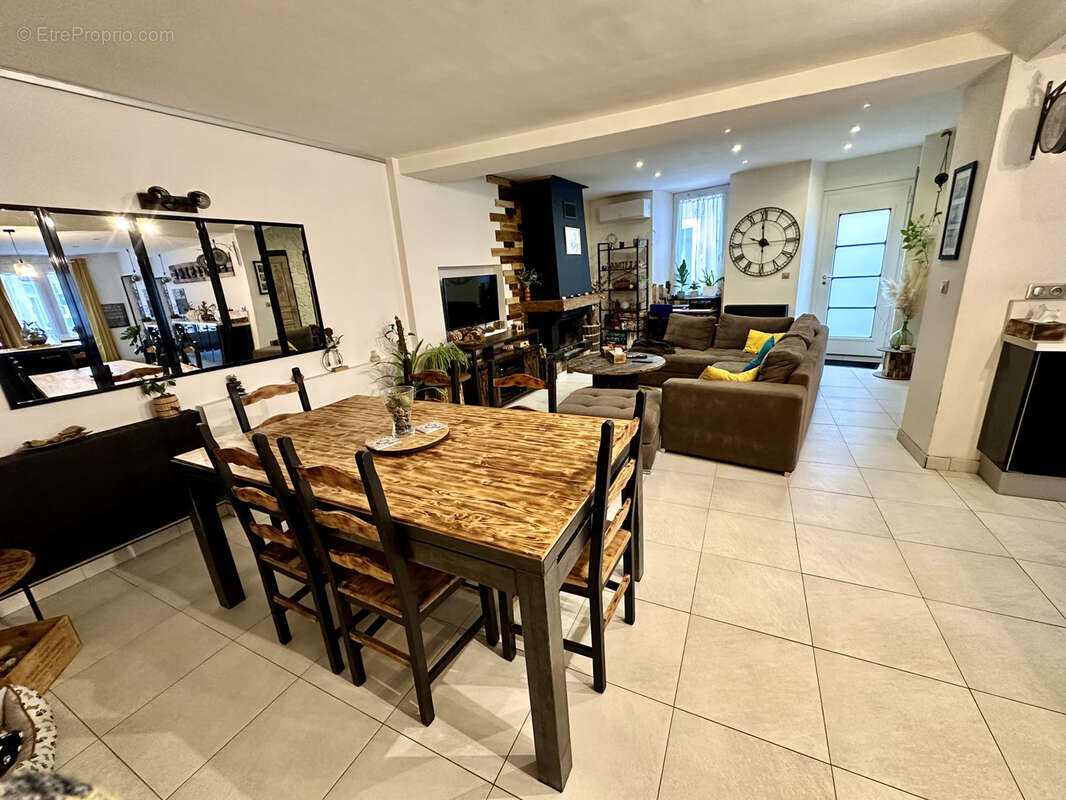 Maison à SAINT-LAURENT-DE-LA-CABRERISSE