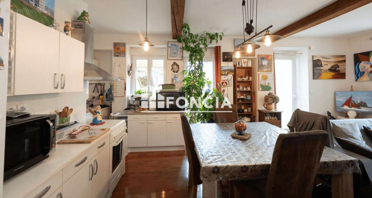 Appartement à BOURG-DE-PEAGE