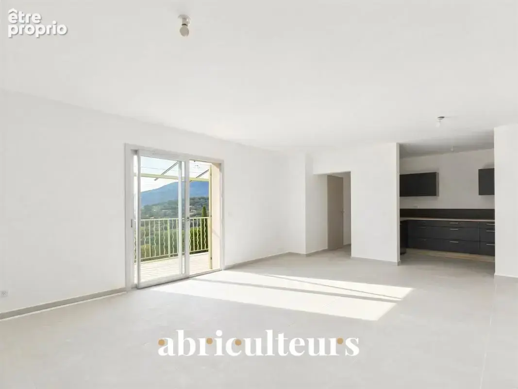 Bel appartement neuf de 95 m² avec une vue panoramique en vente sur Fayence (83440) - photo 9