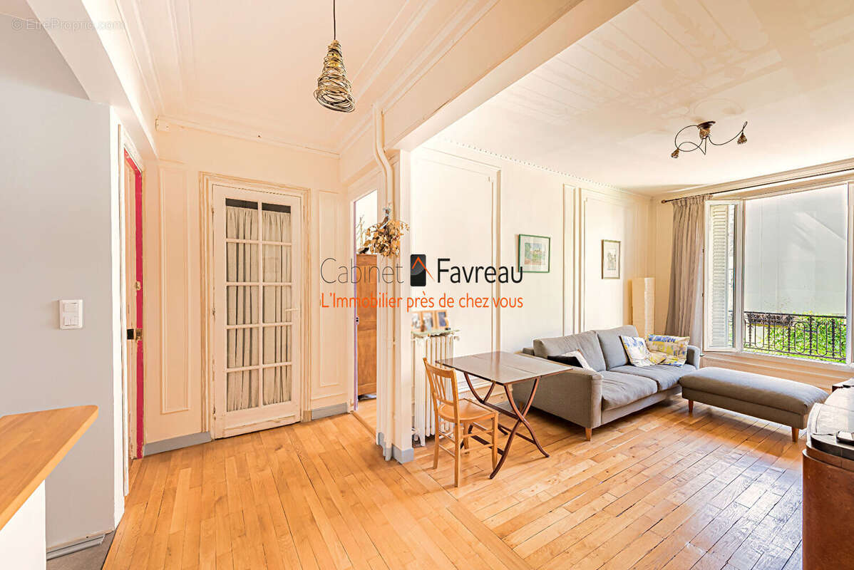 Appartement à PARIS-10E