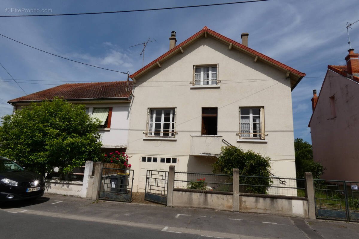 Maison à MONTLUCON