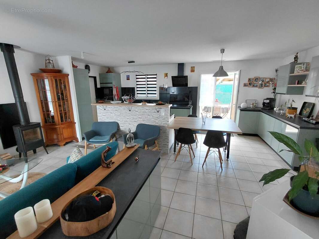 Maison 92 m² à Vayres  - photo 4
