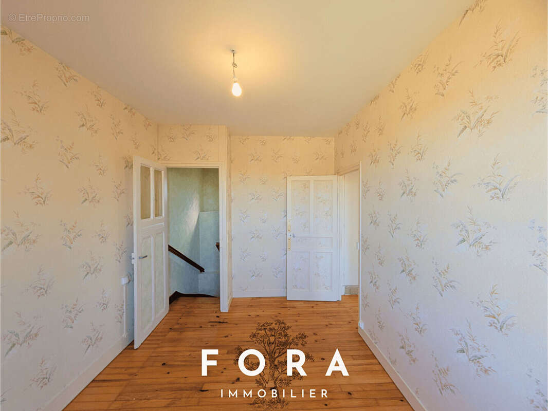 Maison à PONT-D&#039;OUILLY