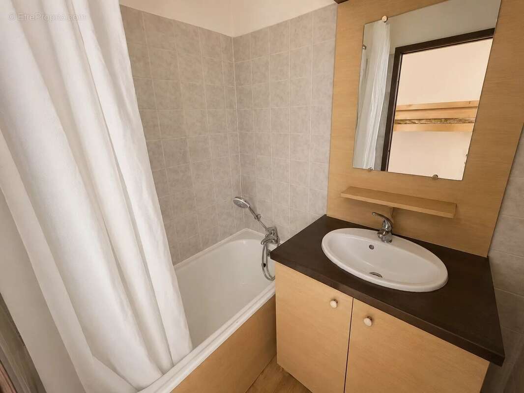 Brides-les-Bains – Dernier étage, appartement meublé avec parking et casier à skis - photo 4