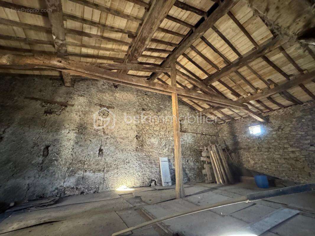 Appartement à LABRUGUIERE