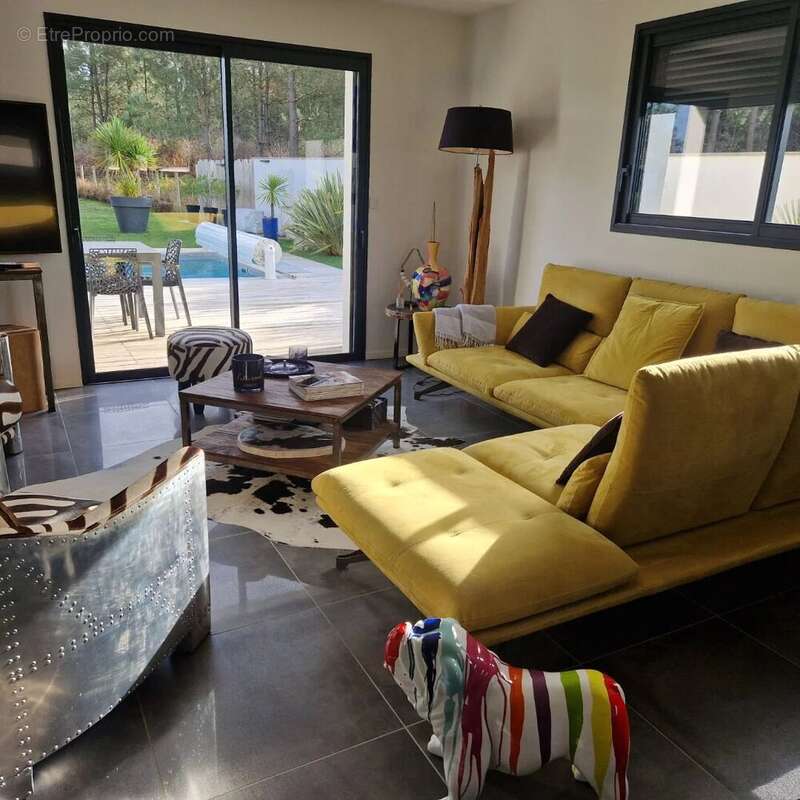 Maison à PARENTIS-EN-BORN