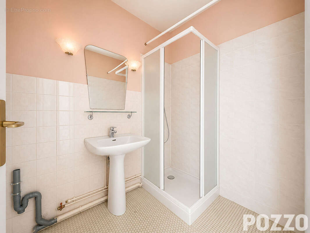 Appartement 3 pièces de 74 m² ? Rue Royale à Bayeux - photo 8