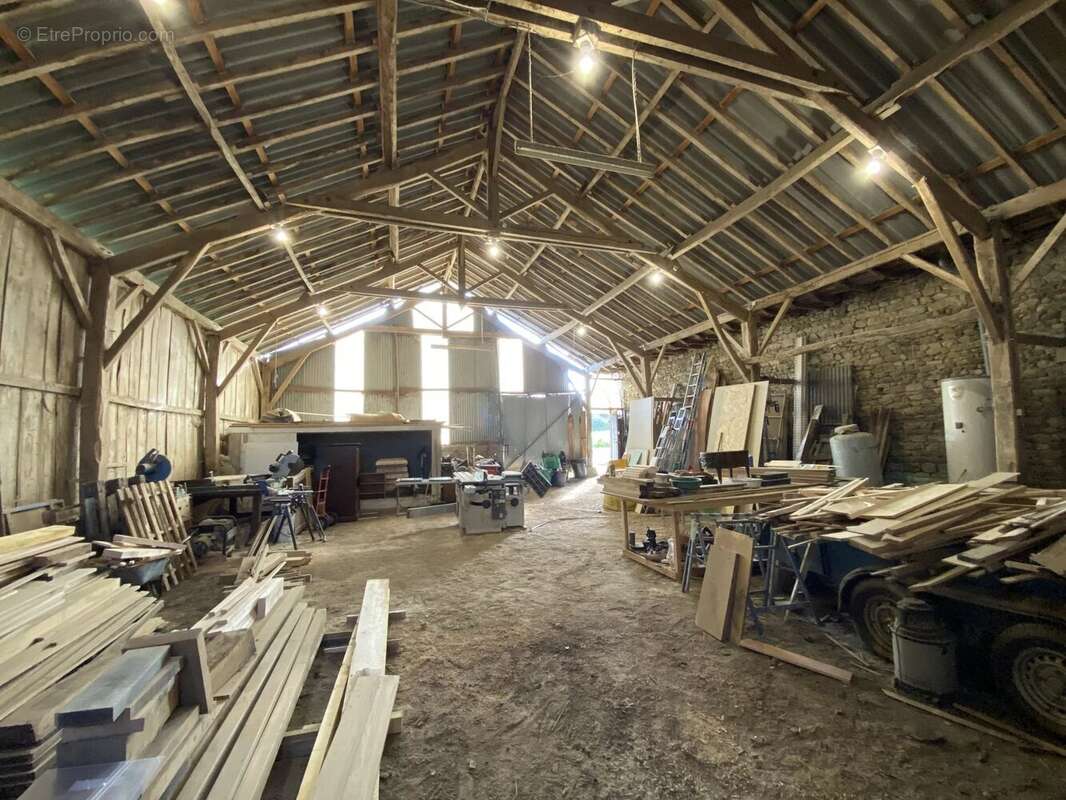 Jolie maison de campagne avec un grand jardin et de belles dépendances - photo 26