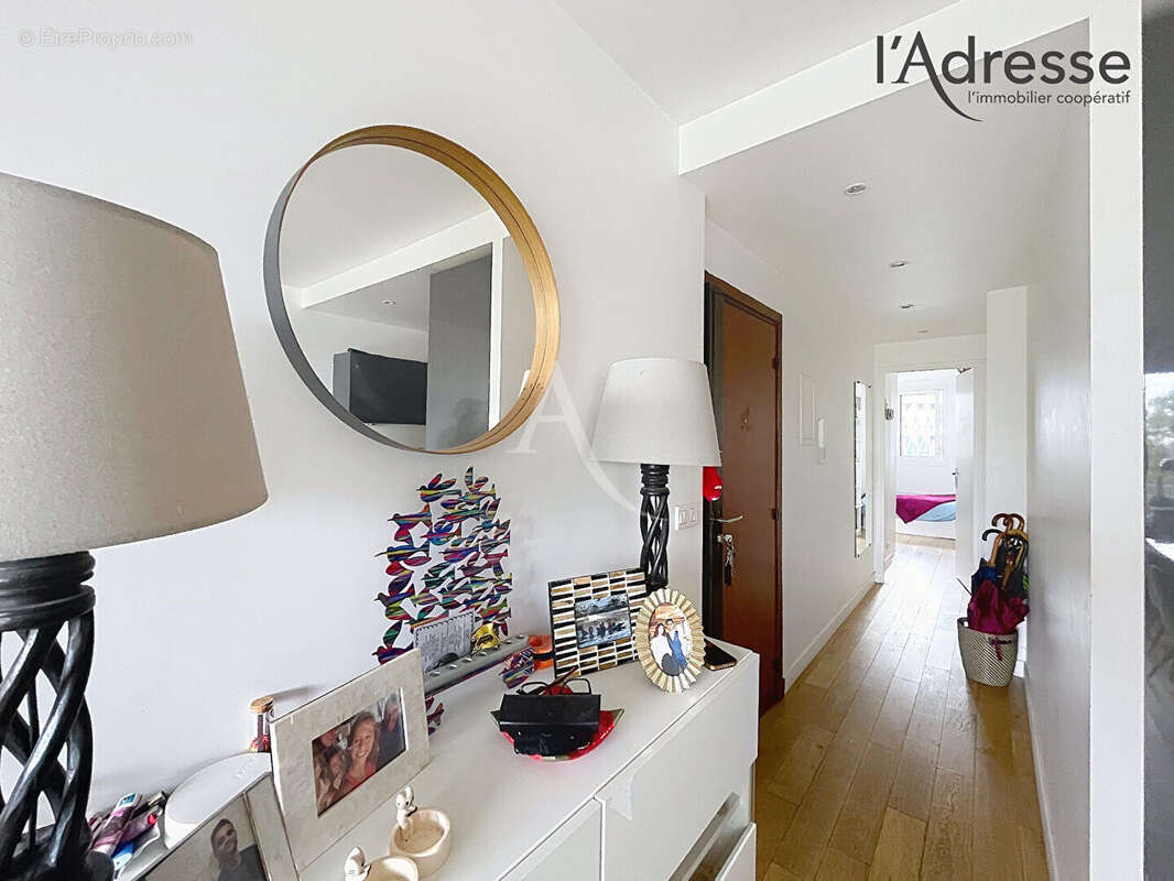 Appartement Suresnes 5 pièce(s) 89.02 m2 avec 2 balcons terrasse - photo 3