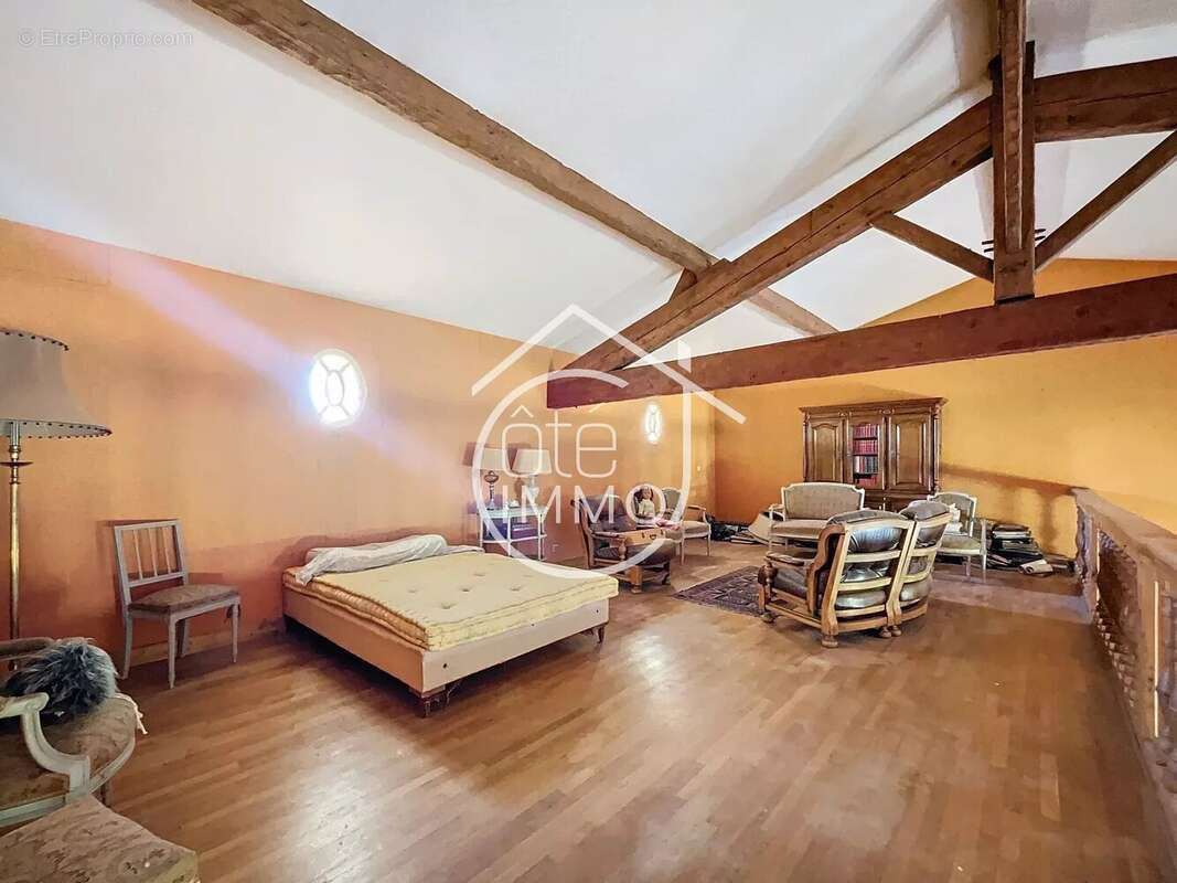 Maison à SAINT-EMILION