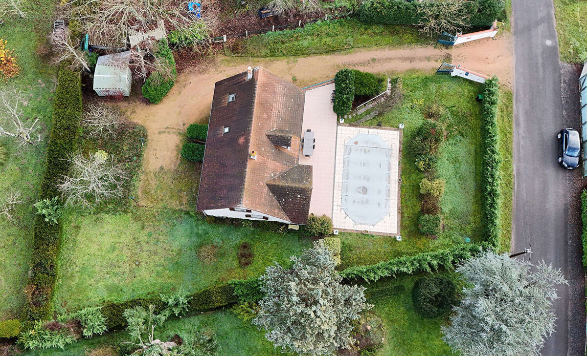 Maison à NEUILLY-LE-REAL