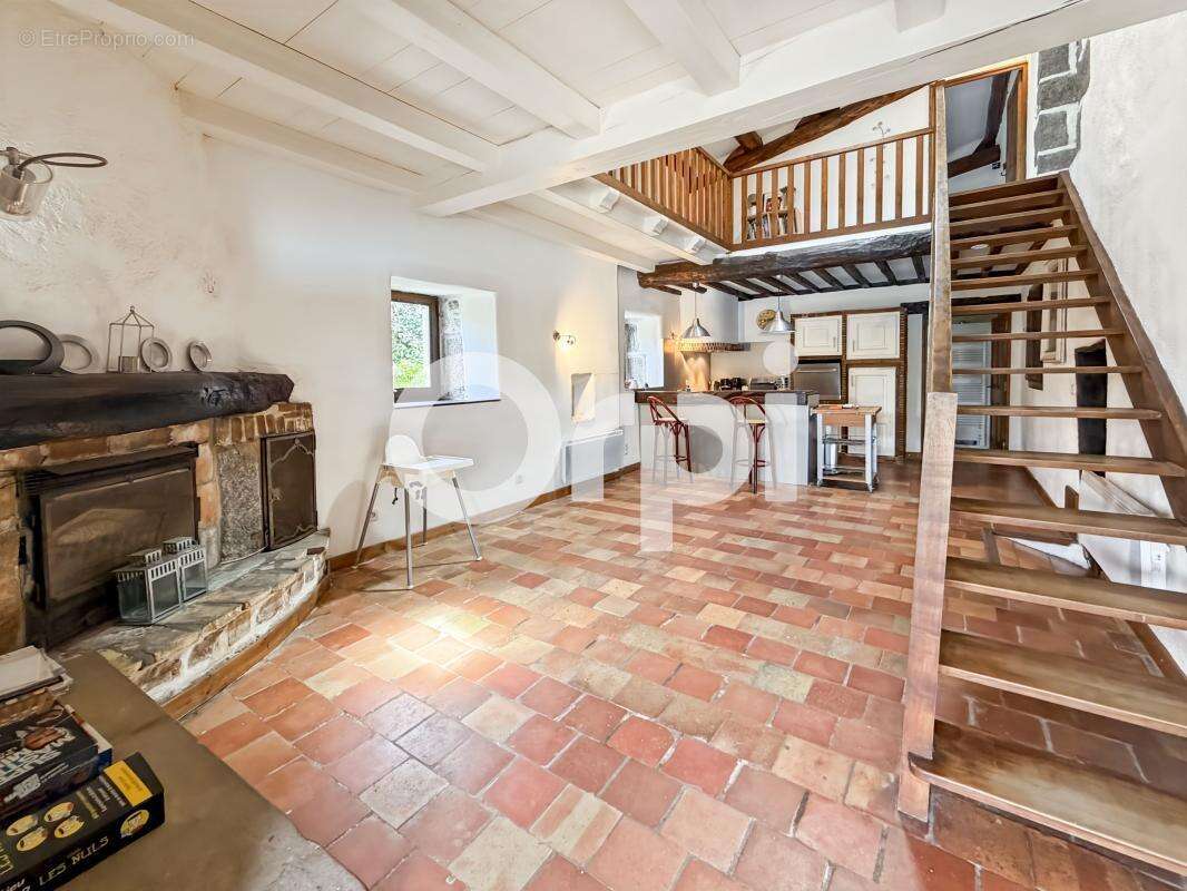 Maison à RUOMS