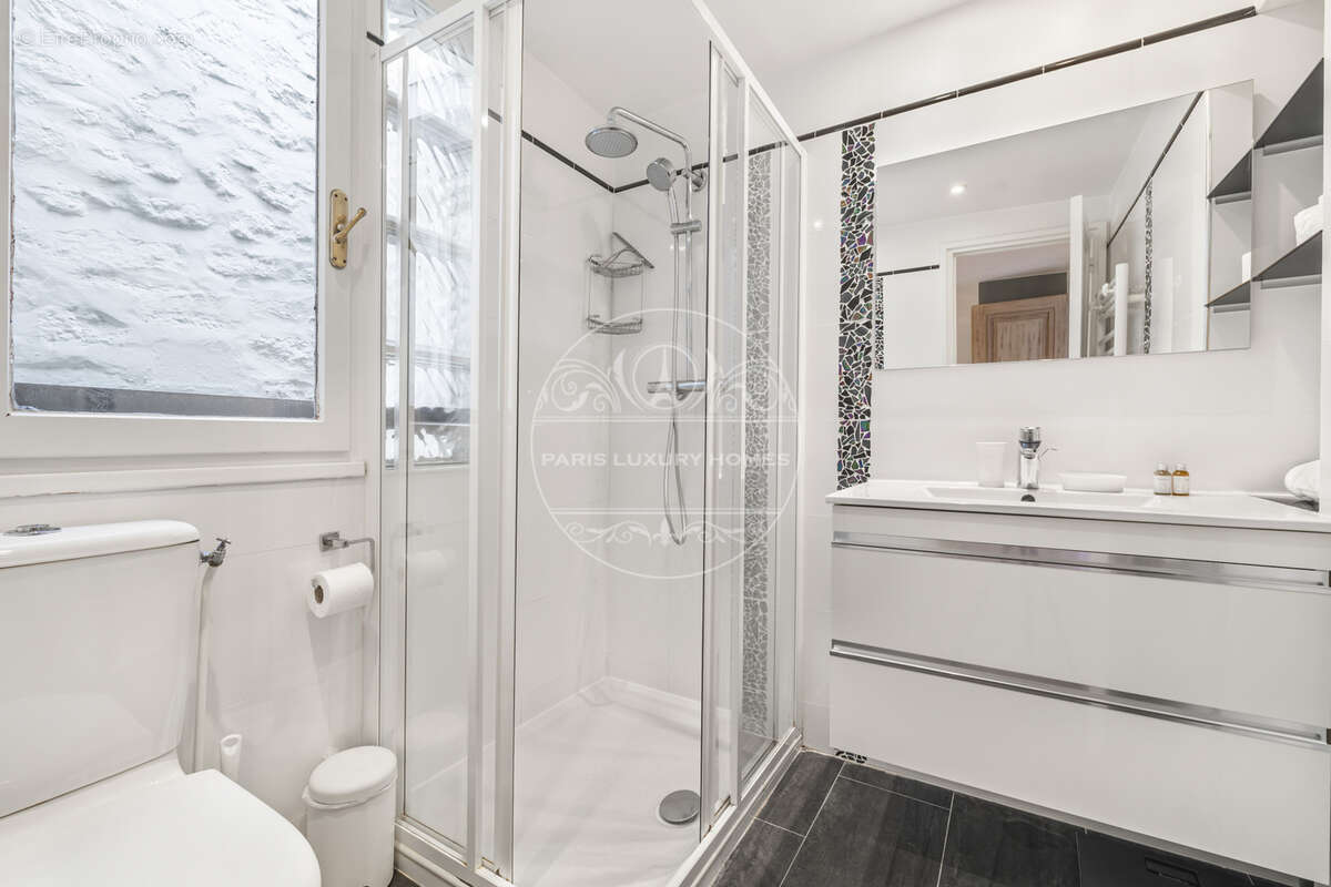 Appartement à PARIS-8E