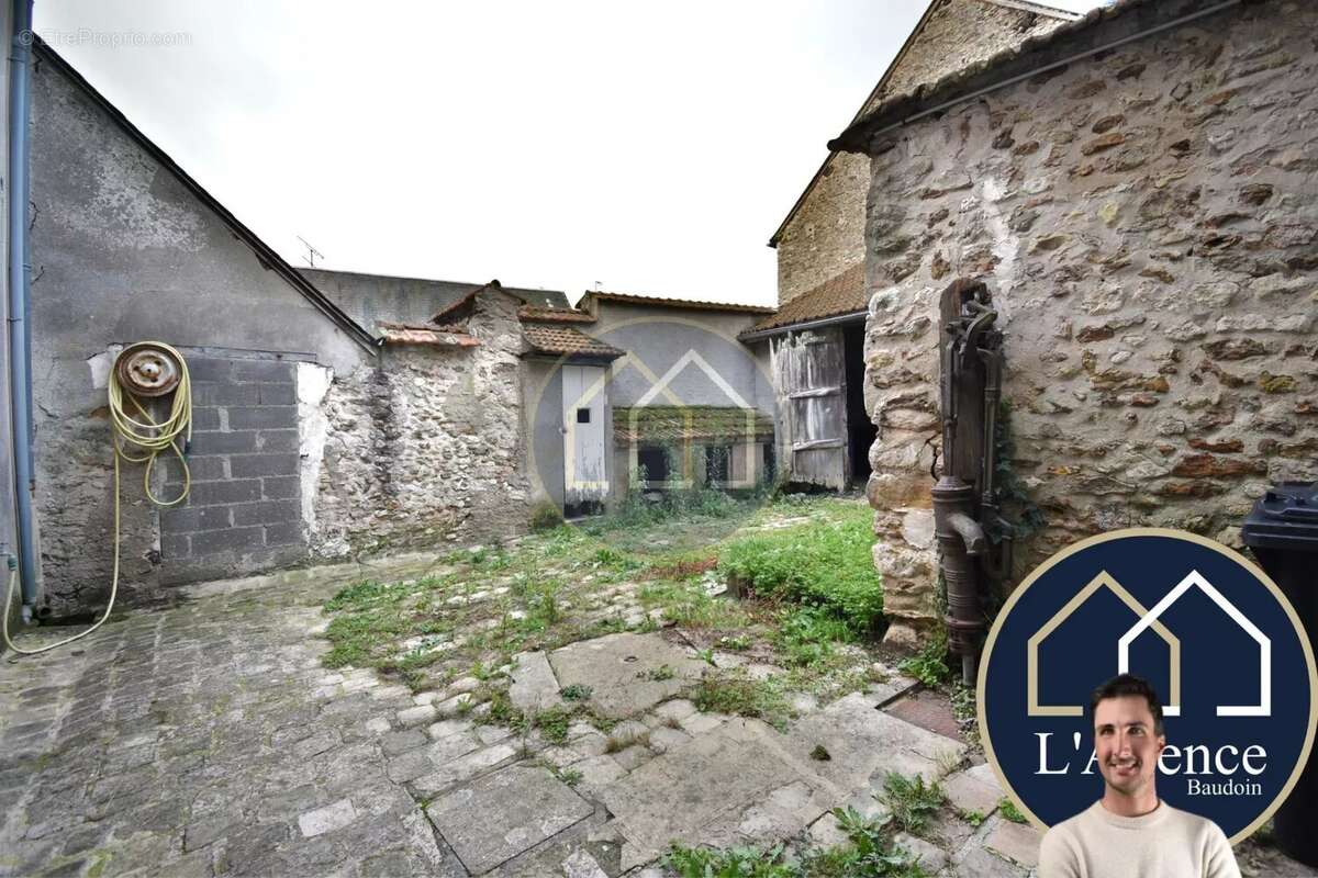 Appartement à ECROSNES