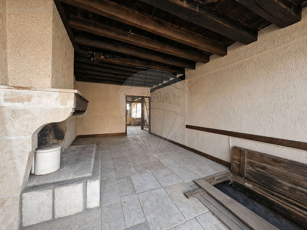 Maison à SAINT-AUBIN-LES-FORGES