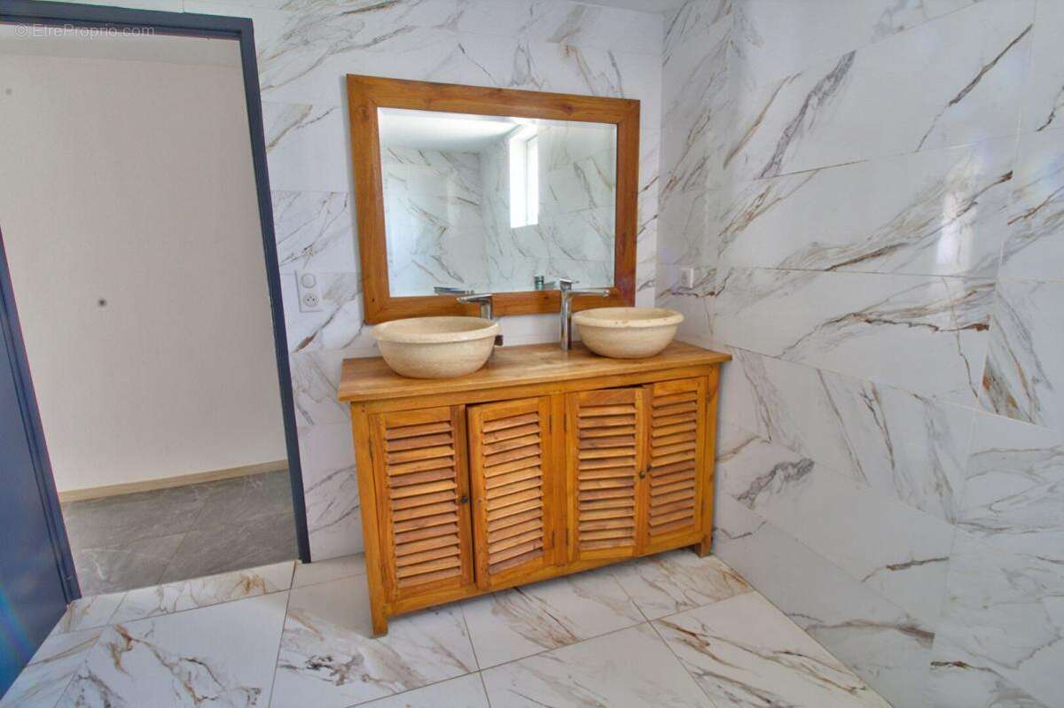 Maison à COMMENAILLES