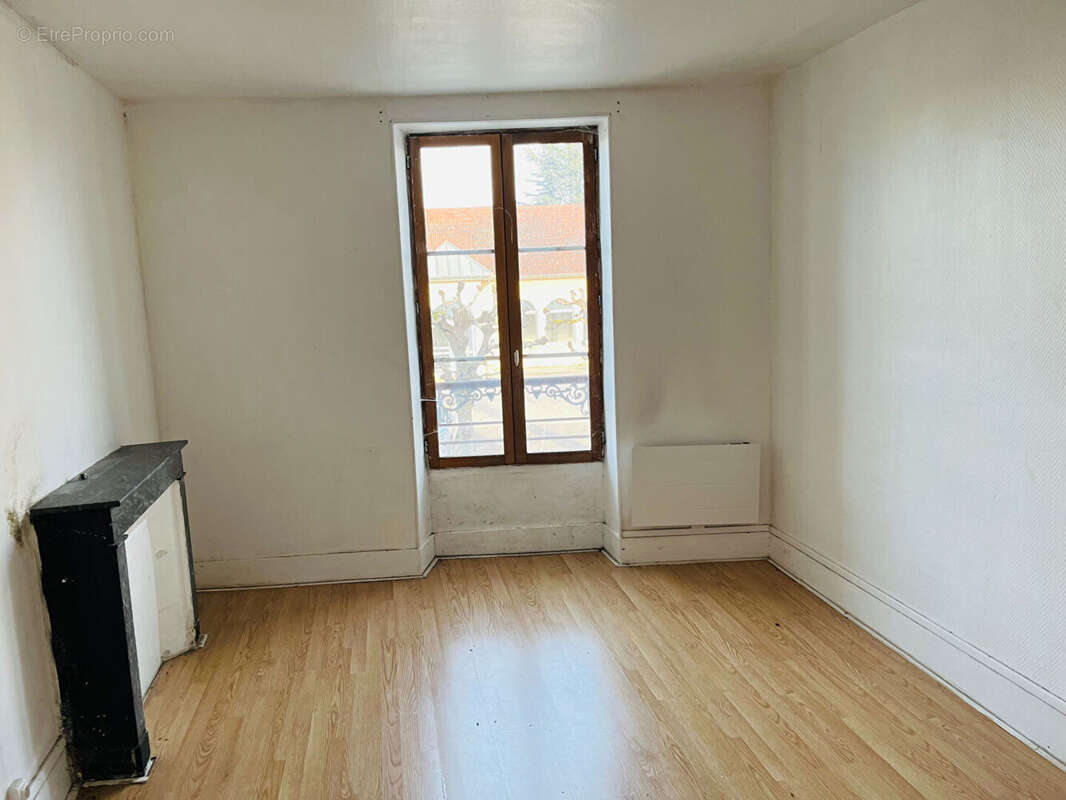 Maison à CHEMILLY-SUR-YONNE